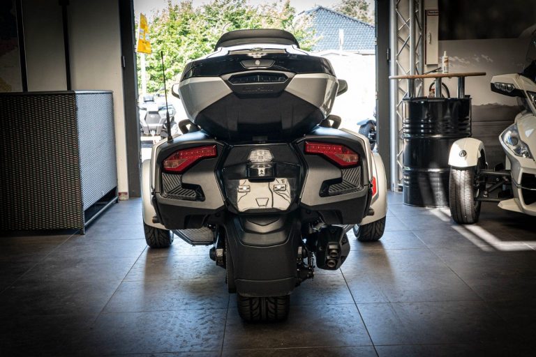 339af78d-46e1-4b9c-b5ae-8c2ee7740984