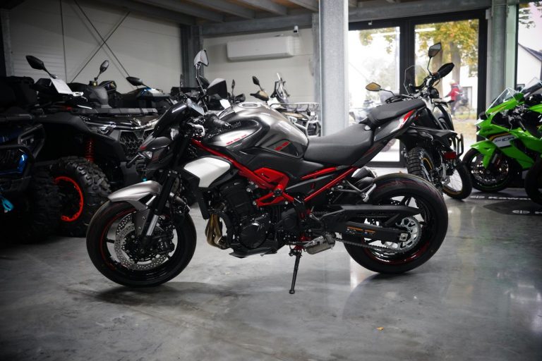 3cd59f8e-b0e9-4953-b4e6-6ee645d8310f