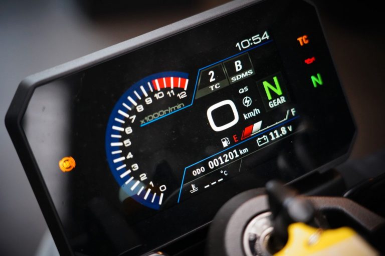 6eb8c9e3-bdbd-4b86-8f50-72c0d1c39451