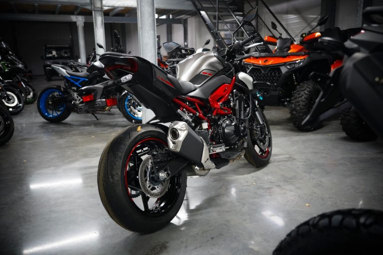 e16c580a-a5c9-4c24-9071-762ba92307be