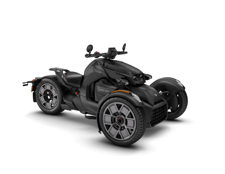 ONRD-MY27-3W-RYKER-Rally-82hp-Deep-Black-000F3VC00-STUDIO-SHADOW-34F-EMEA